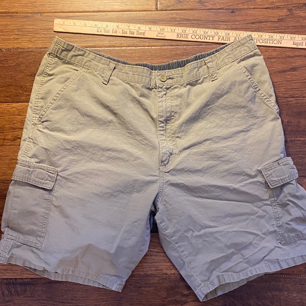 Wrangler Men's Khaki Cargo Shorts